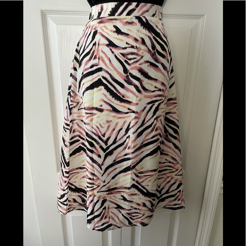 Kendall + Kylie Patterned Skirt NWT